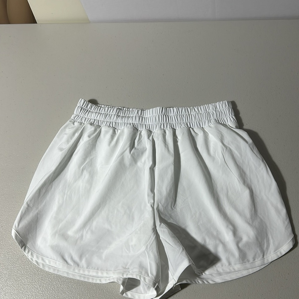 Beyond Yoga Stretch Woven In Stride Lined Shorts 3 Inch Inseam White - Picture 2 of 9